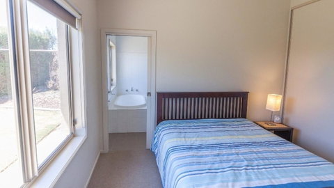 Golfers Paradise (18th Tee) - 52 Huntingdale Drive - Accommodation Cooktown 14