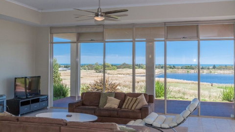 Golfers Paradise (18th Tee) - 52 Huntingdale Drive - Accommodation Cooktown 15