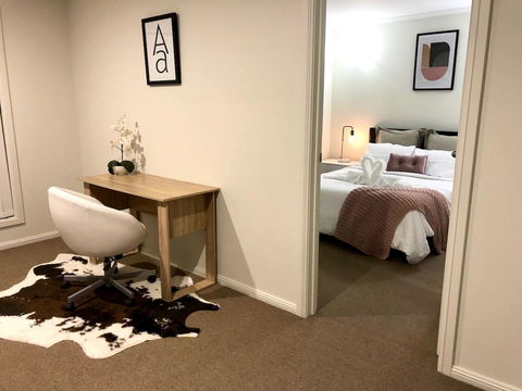 MODERN SPACIOUS 3 BR HOME - NEAR BEACH & AIRPORT - Accommodation Cooktown 5