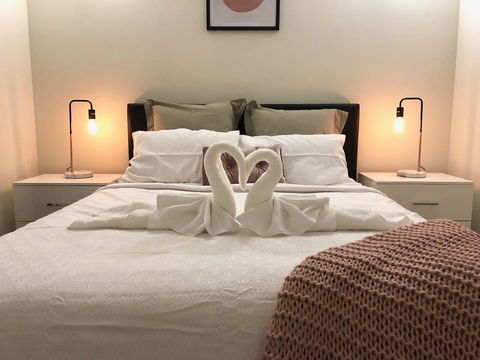 MODERN SPACIOUS 3 BR HOME - NEAR BEACH & AIRPORT - Accommodation Cooktown 1