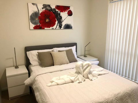 MODERN SPACIOUS 3 BR HOME - NEAR BEACH & AIRPORT - Accommodation Cooktown 2