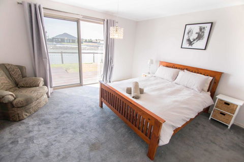 Waterfront On Jefferson, At Wellington Marina, SA - Accommodation Cooktown 9