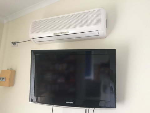 A Peaceful Cabin In The Country - Accommodation Cooktown 8