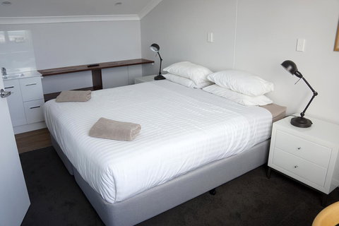 Oceanside 23 - Accommodation Cooktown 9