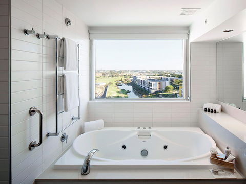 Crown Promenade Perth - Accommodation Cooktown 3