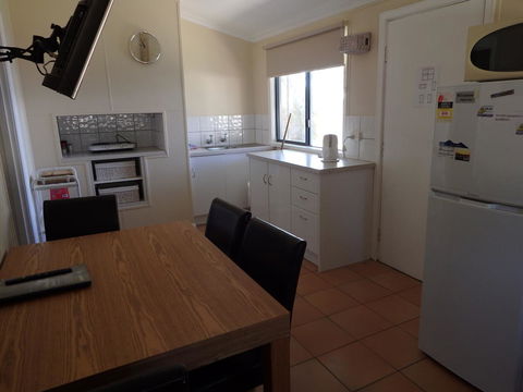 Lazy Lobster Holiday Units & Chalets - Accommodation Cooktown 6
