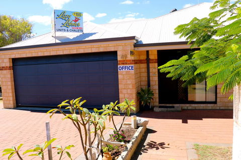 Lazy Lobster Holiday Units & Chalets - Accommodation Cooktown 17