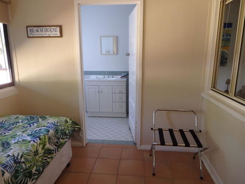 Lazy Lobster Holiday Units & Chalets - Accommodation Cooktown 7