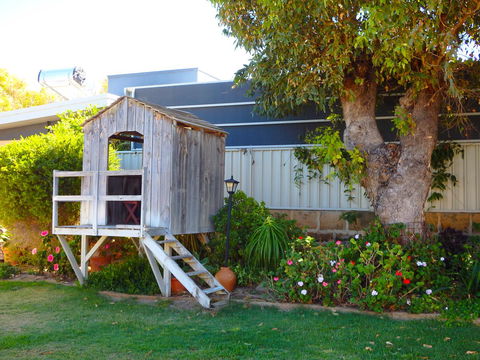Lazy Lobster Holiday Units & Chalets - Accommodation Cooktown 21