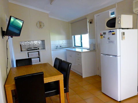 Lazy Lobster Holiday Units & Chalets - Accommodation Cooktown 24