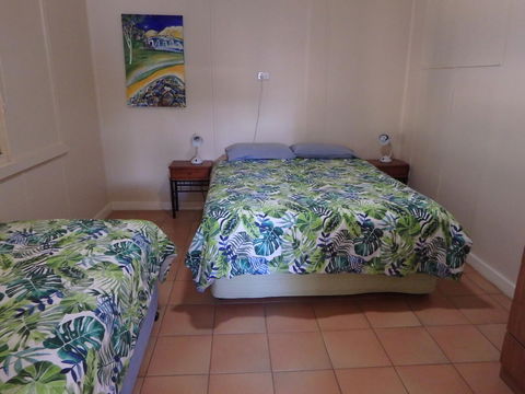 Lazy Lobster Holiday Units & Chalets - Accommodation Cooktown 8