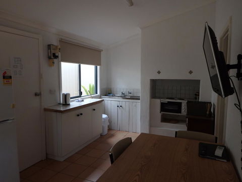 Lazy Lobster Holiday Units & Chalets - Accommodation Cooktown 16