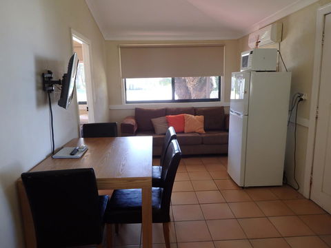 Lazy Lobster Holiday Units & Chalets - Accommodation Cooktown 3