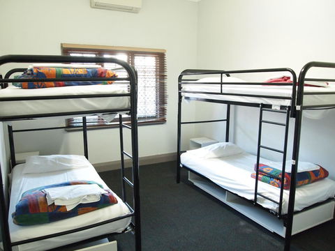 The Emperors Crown Hostel - Accommodation Cooktown 21