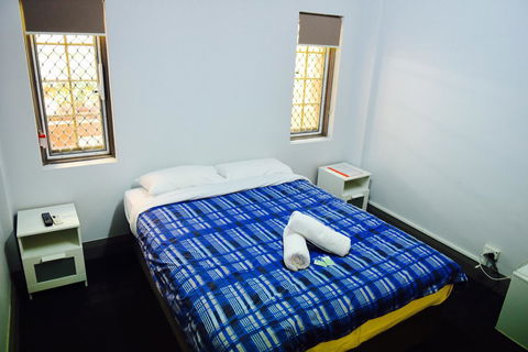 The Emperors Crown Hostel - Accommodation Cooktown 13