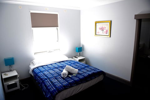 The Emperors Crown Hostel - Accommodation Cooktown 29