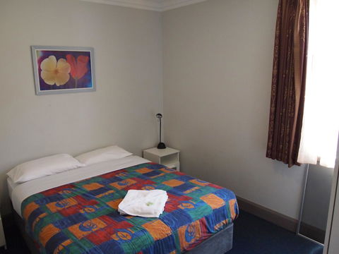 The Emperors Crown Hostel - Accommodation Cooktown 40
