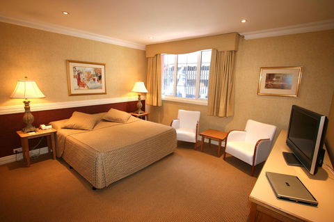European Hotel - Accommodation Cooktown 2