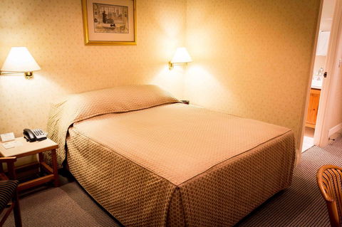 European Hotel - Accommodation Cooktown 32
