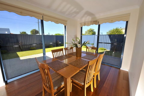 Palm Beach Manor - Accommodation Cooktown 5