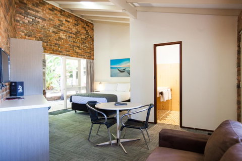 Leisure Inn Hotel Rockingham - Accommodation Cooktown 2
