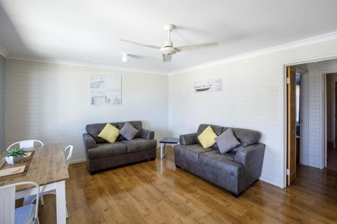Shark Bay Seafront Apartments - Accommodation Cooktown 14