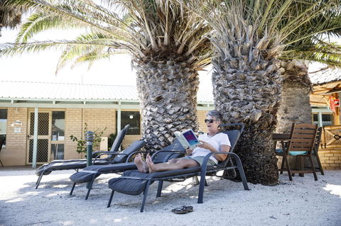 Shark Bay Seafront Apartments - Accommodation Cooktown 22