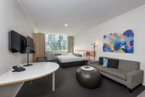 Oaks Perth Hotel - Accommodation Cooktown 0