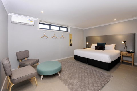 The Stirling Arms Hotel - Accommodation Cooktown 27
