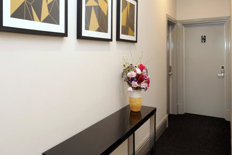 The Stirling Arms Hotel - Accommodation Cooktown 20