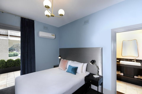 The Stirling Arms Hotel - Accommodation Cooktown 25