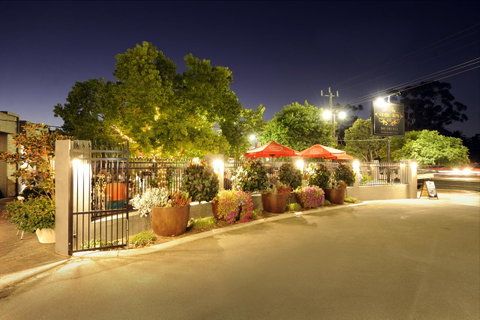 The Stirling Arms Hotel - Accommodation Cooktown 1