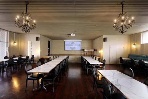 The Stirling Arms Hotel - Accommodation Cooktown 16