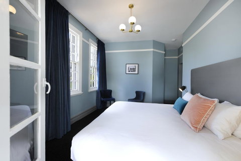 The Stirling Arms Hotel - Accommodation Cooktown 10