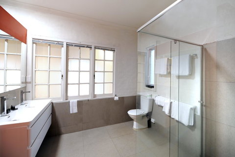 The Stirling Arms Hotel - Accommodation Cooktown 29