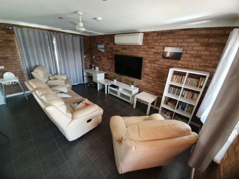 Ocean Beach Chalet 18 - Accommodation Cooktown 4