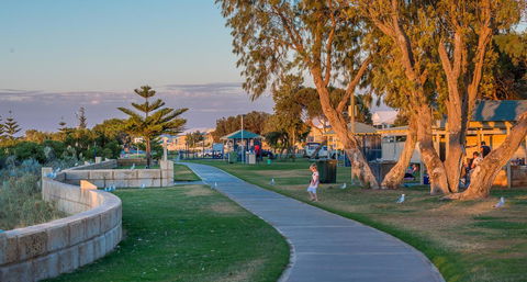 Ocean Beach Chalet 18 - Accommodation Cooktown 30