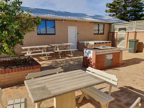 Ocean Beach Chalet 18 - Accommodation Cooktown 11