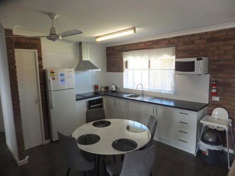 Ocean Beach Chalet 18 - Accommodation Cooktown 16