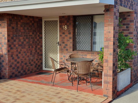 Ocean Beach Chalet 18 - Accommodation Cooktown 15