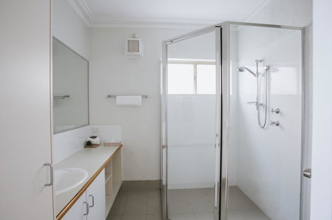 Canal Rocks Beachfront Apartments - Accommodation Cooktown 34