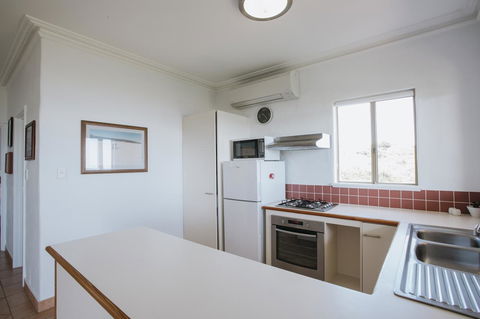 Canal Rocks Beachfront Apartments - Accommodation Cooktown 10