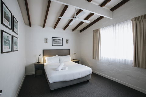 Canal Rocks Beachfront Apartments - Accommodation Cooktown 3