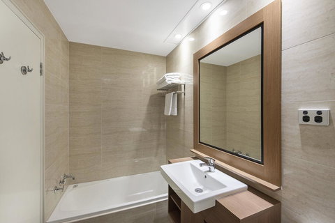 Quality Hotel Ambassador Perth - Accommodation Cooktown 13
