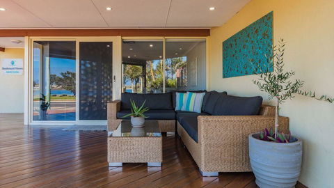 Starboard Views Kalbarri - River Front Apartment - Accommodation Cooktown 9