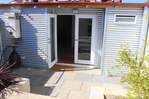 Captain\'s Heritage Cottage - Central Fremantle 2 Bedroom Historic Cottage - Accommodation Cooktown 15