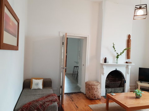 Captain\'s Heritage Cottage - Central Fremantle 2 Bedroom Historic Cottage - Accommodation Cooktown 4