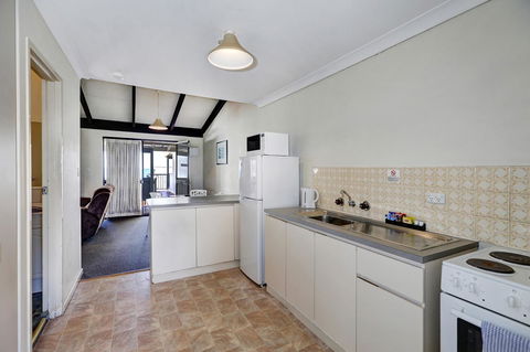 West Beach Lagoon 123 - Location & Views!!! - Accommodation Cooktown 5