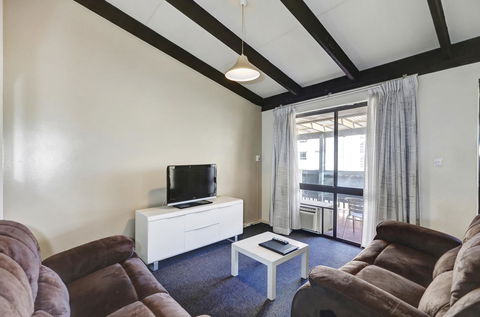 West Beach Lagoon 123 - Location & Views!!! - Accommodation Cooktown 6