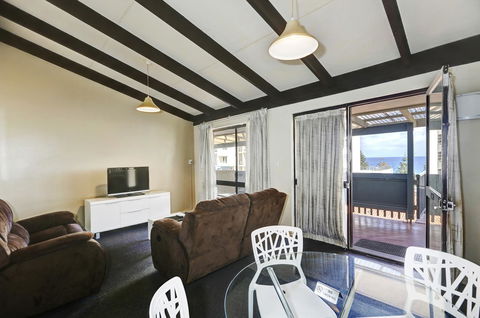 West Beach Lagoon 123 - Location & Views!!! - Accommodation Cooktown 11